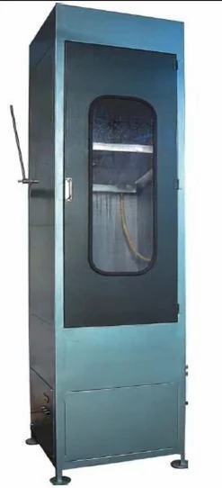 Bundesmann water repellency tester with enclosed specimen chamber