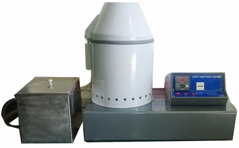Light fastness testing apparatus with lamp housing and separate control unit